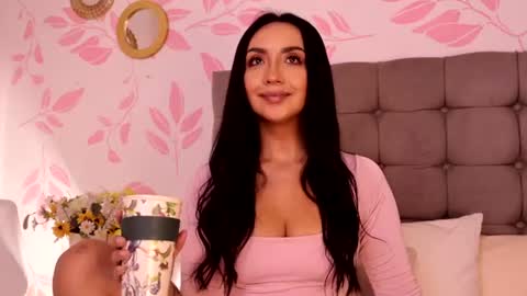 Snapshot of ana_riveros chatting on 8, 6, 2026 online show from 8, 6, 2026