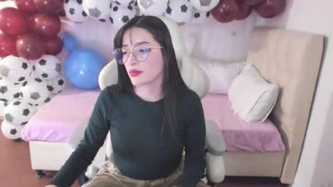 Im anna but you can call me as you want online show from 9, 9, 2025