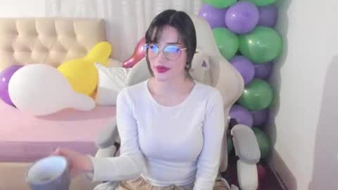 Im anna but you can call me as you want online show from 21, 10, 2025