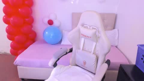 Im anna but you can call me as you want online show from 6, 3, 2026