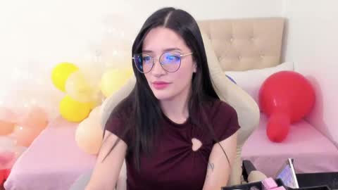 Im anna but you can call me as you want online show from 21, 4, 2026