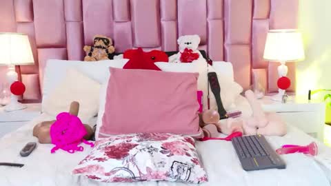 anaa_bellaa online show from 25, 4, 2026