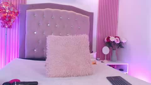 Ana Moon  online show from 14, 2, 2026