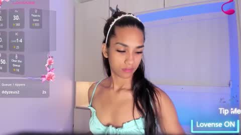 anaacollins_ online show from 13, 1, 2026