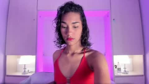 anaacollins_ online show from 24, 4, 2026