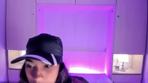 anaacollins_ online show from 25, 4, 2026