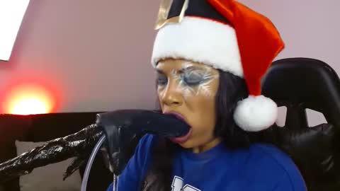 Snapshot of anabel693 chatting on 5, 12, 2024 anabel alice gandara online show from 5, 12, 2024