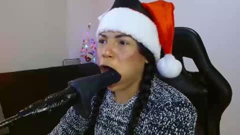 Snapshot of anabel693 chatting on 12, 12, 2024 anabel alice gandara online show from 12, 12, 2024