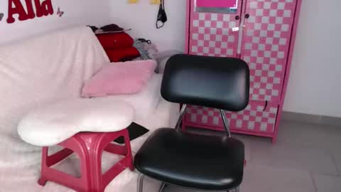 Snapshot of anabellered chatting on 11, 11, 2025 Ana online show from 11, 11, 2025