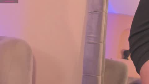 Snapshot of anadurant chatting on 7, 11, 2025 Ana online show from 7, 11, 2025