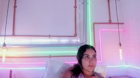 Snapshot of anaelle_bardin chatting on 7, 6, 2026 Anna online show from 7, 6, 2026
