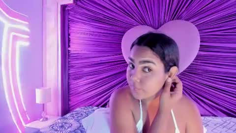 Snapshot of anaelle_bardin chatting on 10, 7, 2026 Anna online show from 10, 7, 2026