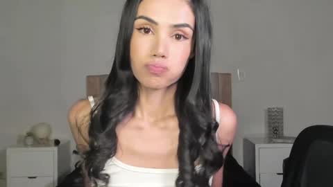 Ana Henao or Annie... Follow me ahenaocb Insta  X online show from 25, 4, 2026