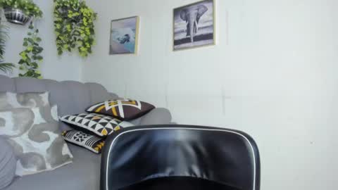 Anahi online show from 8, 3, 2025