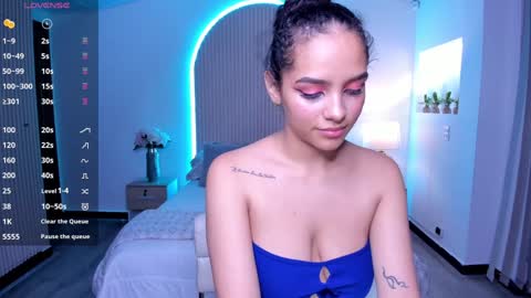 Snapshot of anahi_curlie1 chatting on 17, 12, 2024 Anahi Curlie online show from 17, 12, 2024