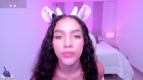 Snapshot of anahi_curlie1 chatting on 18, 2, 2025 Anahi Curlie online show from 18, 2, 2025