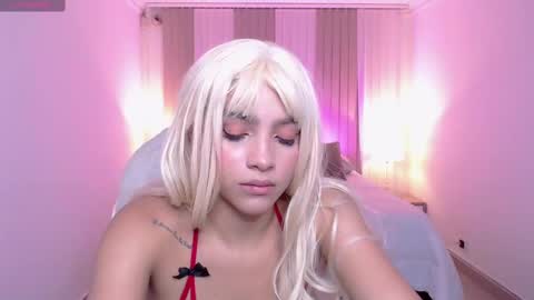 Snapshot of anahi_curlie1 chatting on 1, 3, 2025 Anahi Curlie online show from 1, 3, 2025