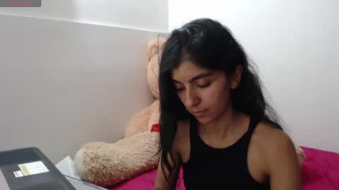 Anahi Browns online show from 30, 6, 2026