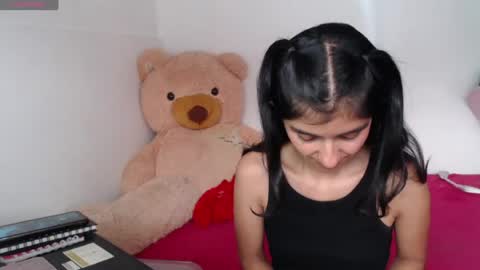 Anahi Browns online show from 30, 7, 2026