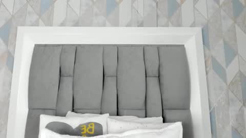   online show from 17, 10, 2025