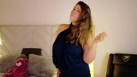 Snapshot of anaise_latif chatting on 27, 5, 2026 Anaise online show from 27, 5, 2026