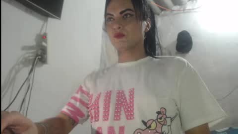 Analia smith online show from 16, 4, 2026