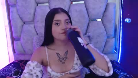 Snapshot of analymilles chatting on 13, 12, 2025 analymilles online show from 13, 12, 2025