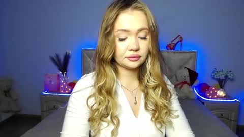 anastacyyellig online show from 18, 1, 2025