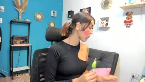 Snapshot of anastasia_tuya chatting on 16, 7, 2026 anastasia online show from 16, 7, 2026