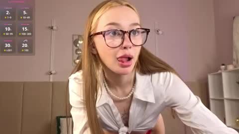 Snapshot of andarna chatting on 1, 5, 2026 im Andarna dont forget give me thumbs up online show from 1, 5, 2026