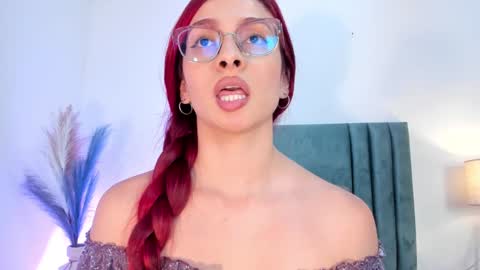 Andra Cyrus online show from 6, 2, 2025