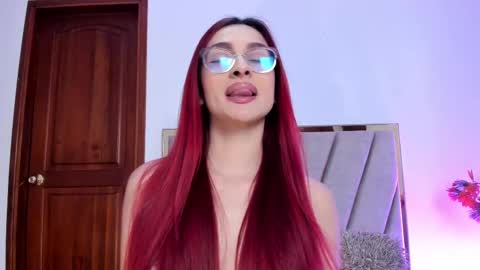 Andra Cyrus online show from 12, 9, 2025