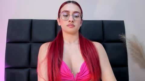 Andra Cyrus online show from 8, 11, 2025