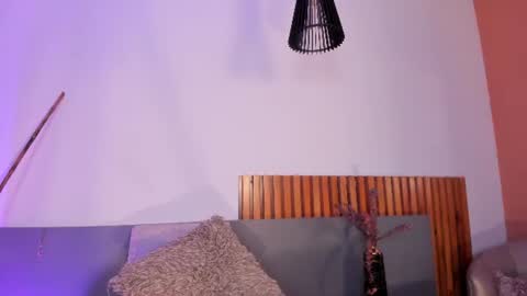 Andra Cyrus online show from 10, 6, 2026