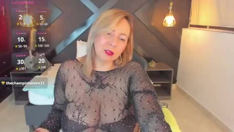 Snapshot of andre_soto_ chatting on 5, 6, 2026 A N D R E online show from 5, 6, 2026