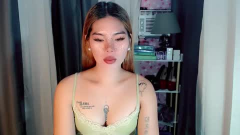 andrea06121998 online show from 5, 4, 2026