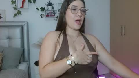 Snapshot of andrea_garciat chatting on 7, 4, 2026 Andrea online show from 7, 4, 2026