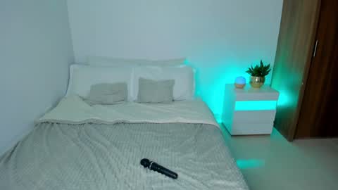 andrea online show from 2, 2, 2025