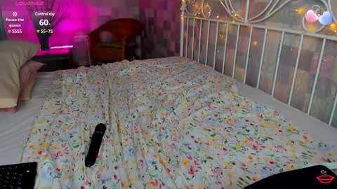 Snapshot of andrea_svel chatting on 5, 12, 2024 Andrea hereGMT7Mon Tue Wen ThFri Sat Su 0300am-0900am. online show from 5, 12, 2024