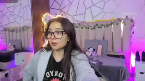 andrea_tay1 online show from 25, 7, 2026