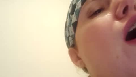 andreamartinssean2018 online show from 22, 5, 2026