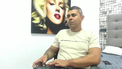 andres_jacksonn online show from 1, 5, 2026