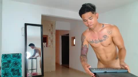andres_santos777 online show from 22, 4, 2026