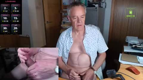 Snapshot of andrew_9999 chatting on 30, 9, 2025 Andrew online show from 30, 9, 2025