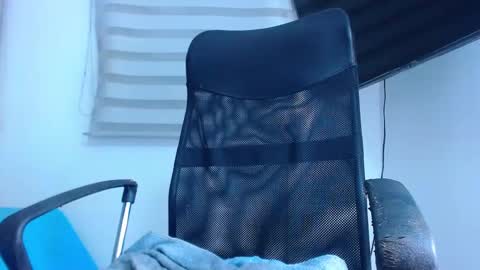 andrew_holden__ online show from 27, 2, 2025