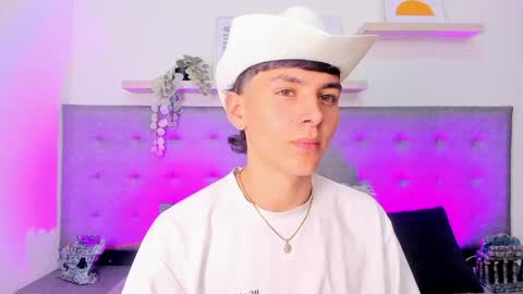 andrew restrepo online show from 29, 4, 2026