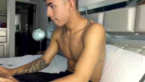 Snapshot of andrew_twink18 chatting on 16, 5, 2026 Andrew M. online show from 16, 5, 2026