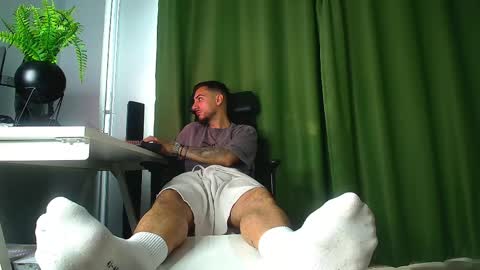 Snapshot of andrewbanner chatting on 13, 5, 2026 MasterRomania online show from 13, 5, 2026
