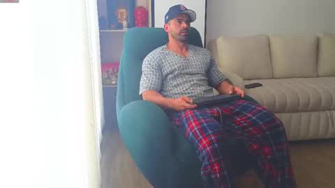 Snapshot of andrewfame chatting on 1, 3, 2025 Andrew online show from 1, 3, 2025