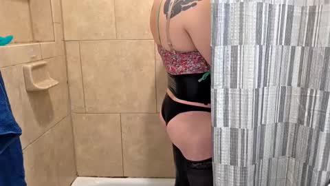 andrewo4277 online show from 8, 3, 2026